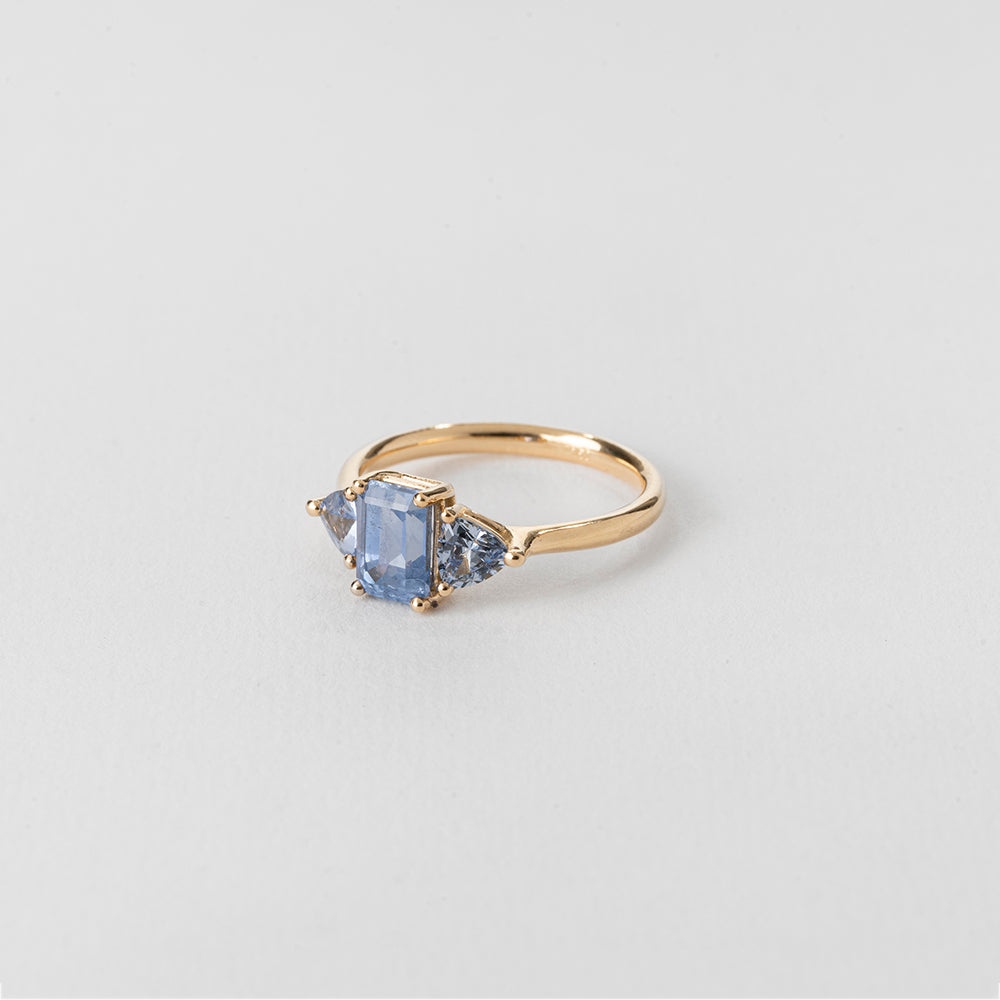 Three Light Sapphires Ring (Baguette)