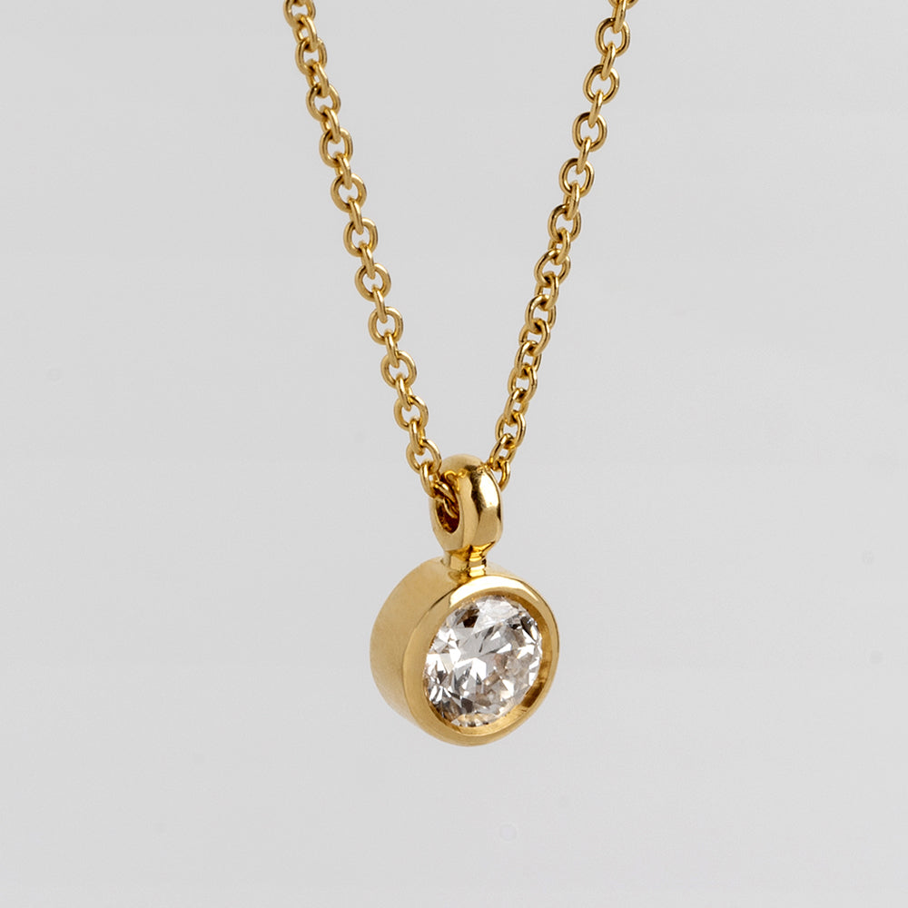 Diamond Suitcase Pendant (Round)