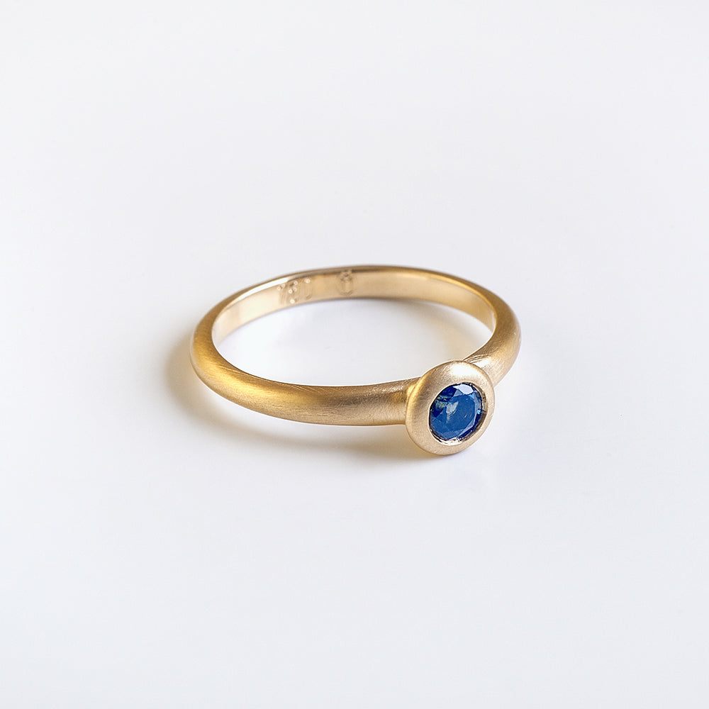 Sapphire Ring (Round)