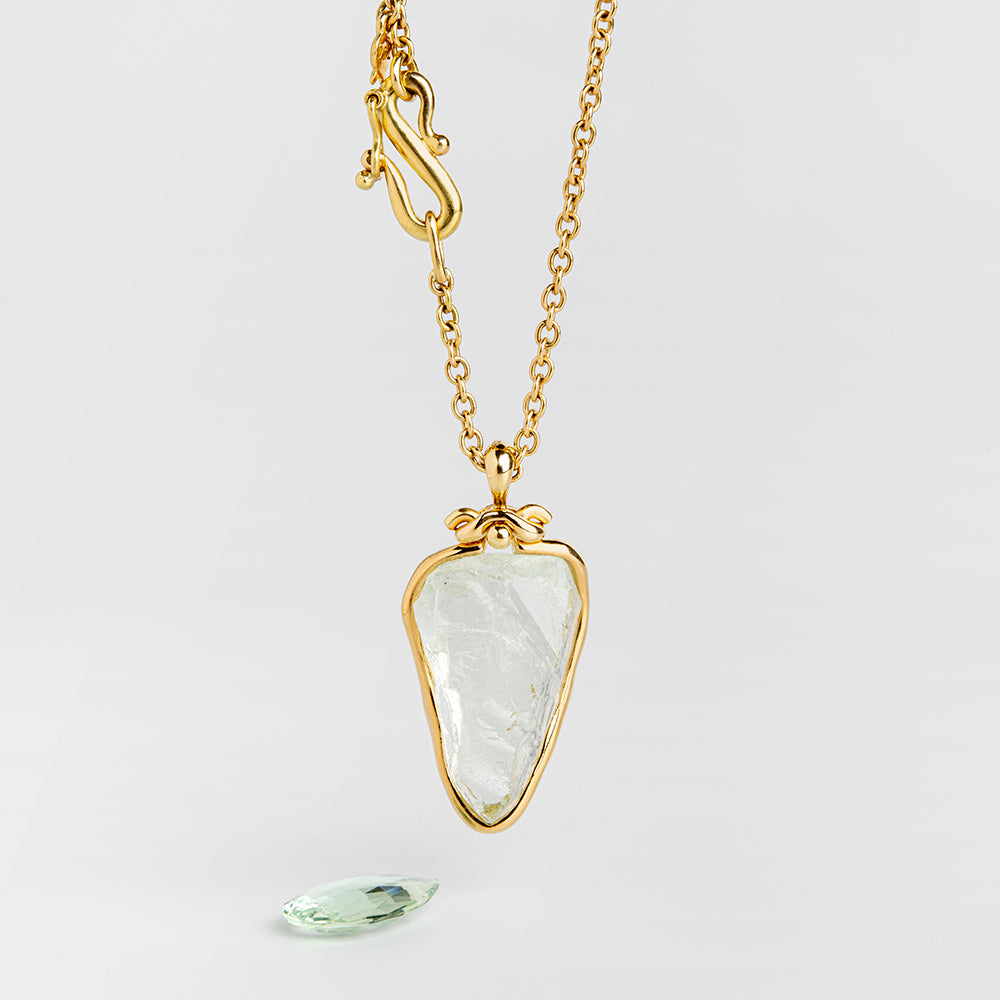 Frozen Sky Pendant (Beryl)