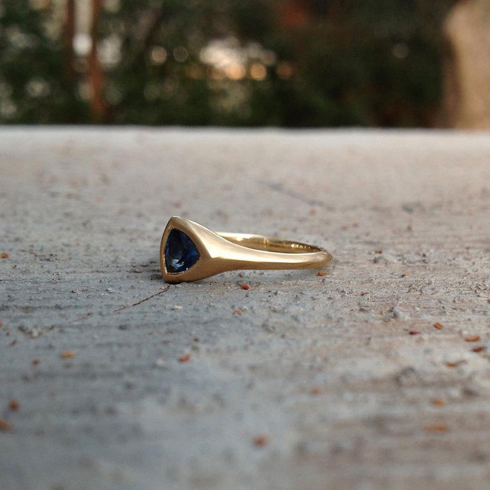Sapphire Ring (Trillion)