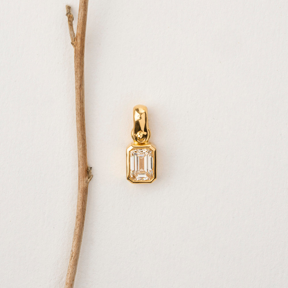 Diamond Pendant (Emerald Cut)