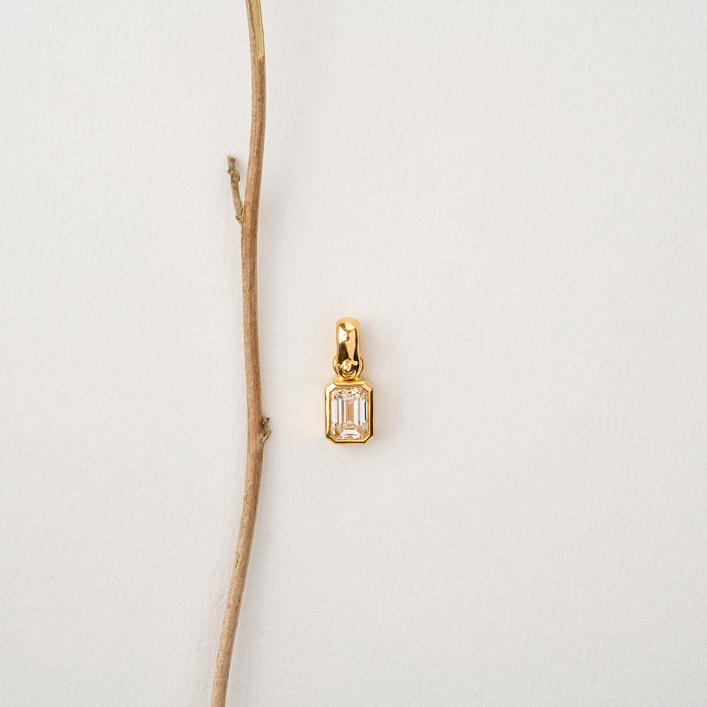 Diamond Pendant (Emerald Cut)
