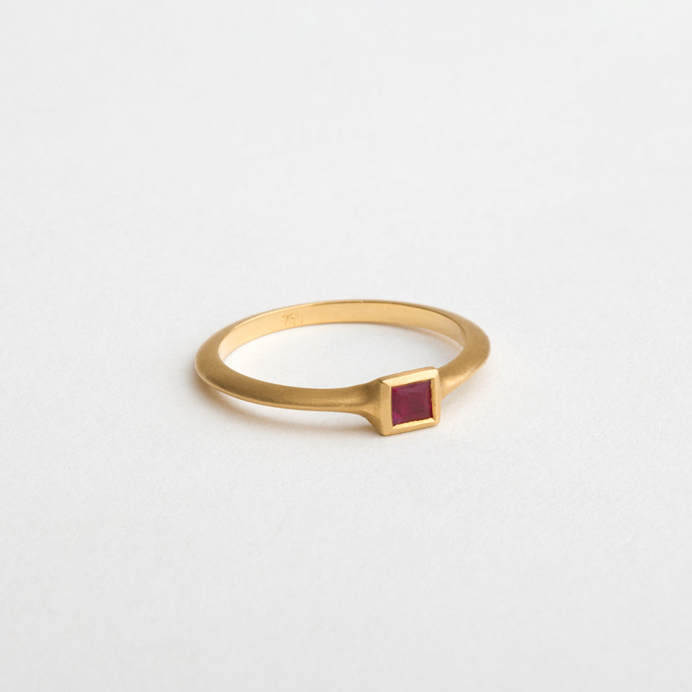 Ruby String Ring (Square)