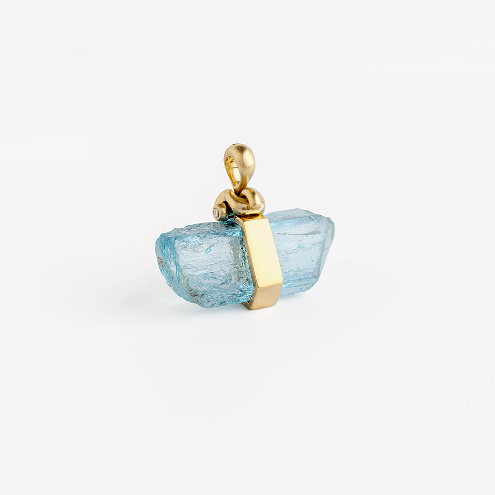 Vertical Raw Aquamarine (Wide)