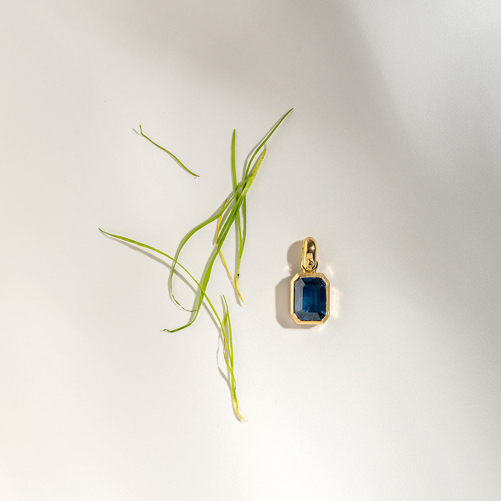 Perfect Blue Sapphire Pendant