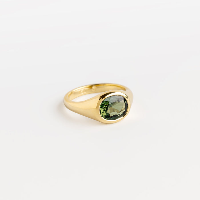 Green Sapphire Ring (Oval)