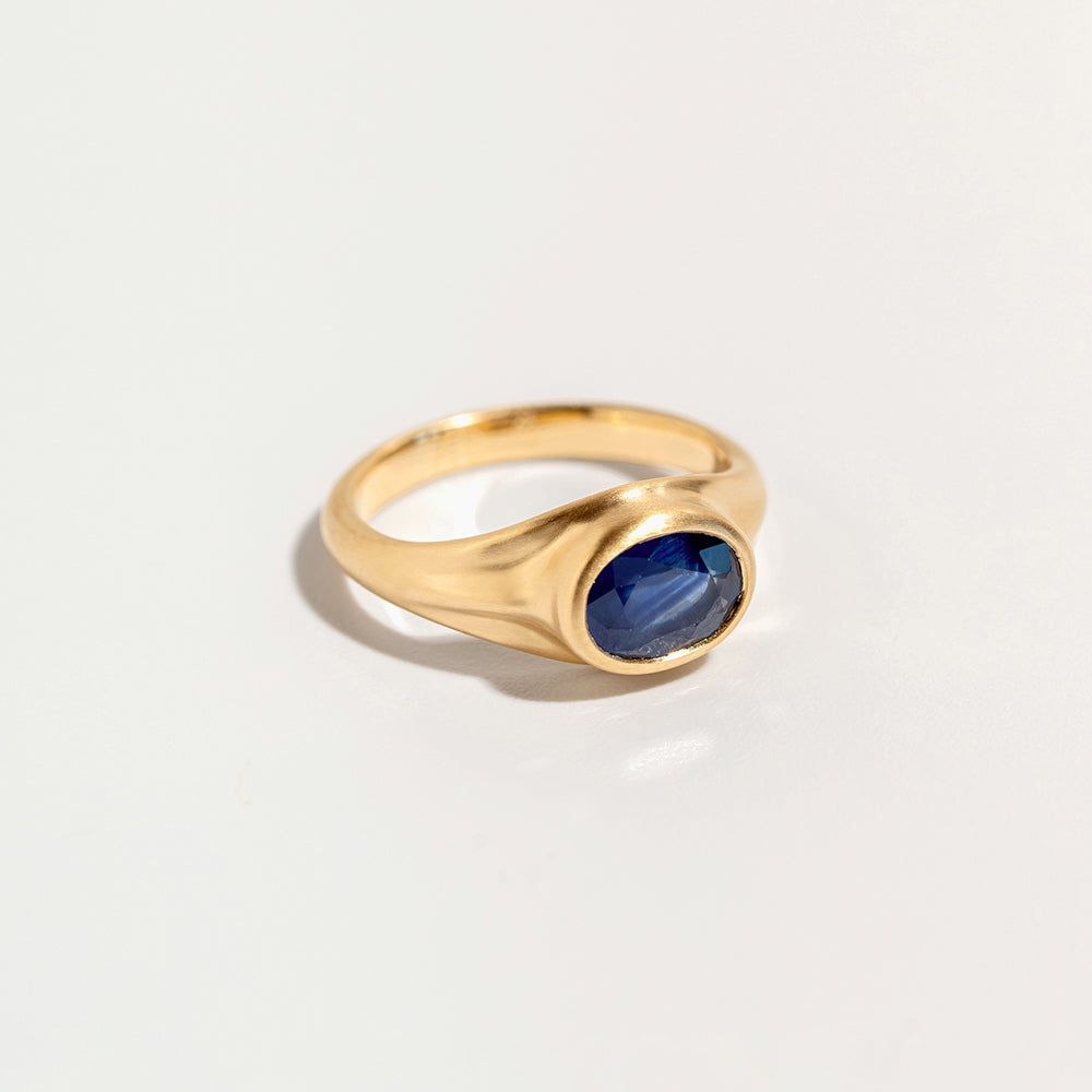 Blue Sapphire Ring (Oval)