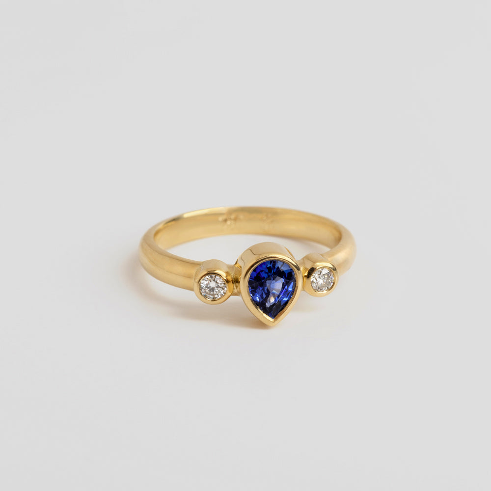 Sapphire And Diamonds Ring (Drop)