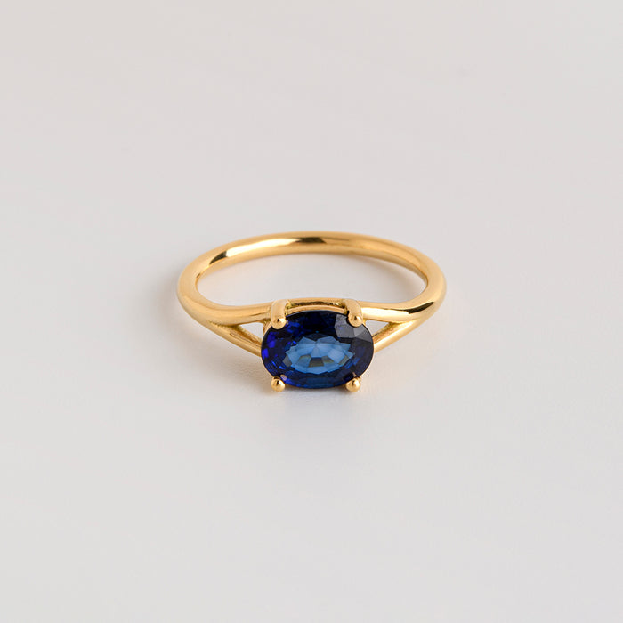 Sapphire Ring (Oval)