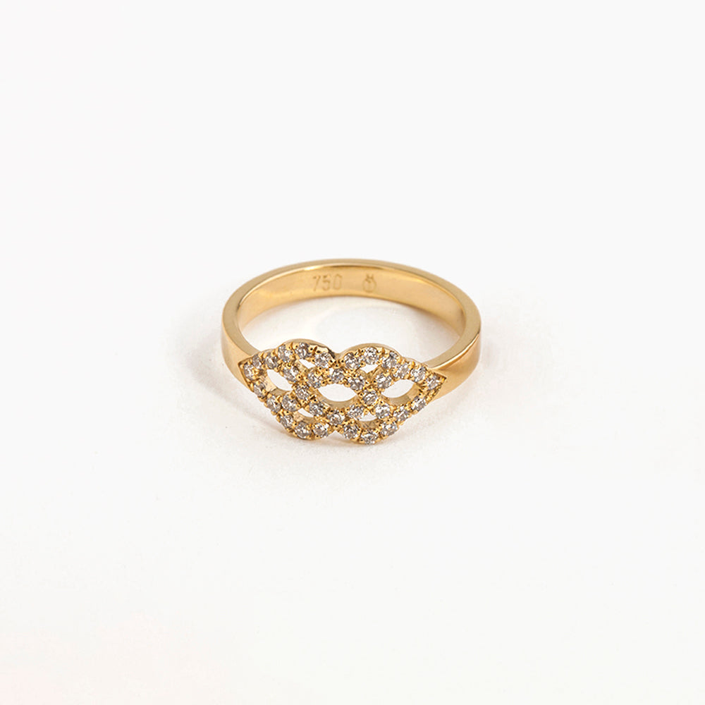 Parisian White Diamond Lace Ring (Medium)