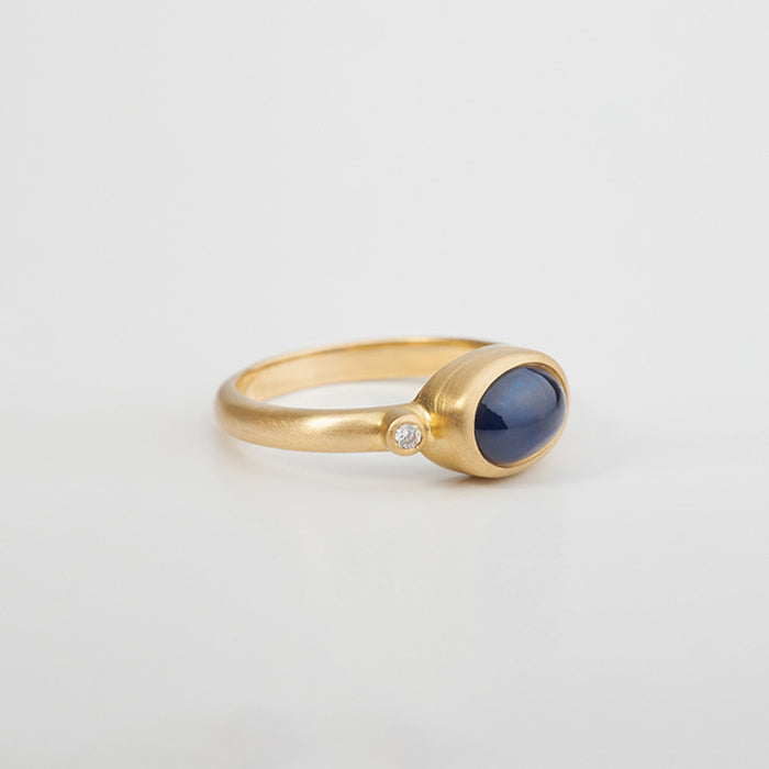 Sapphire & Diamonds Ring (Oval)