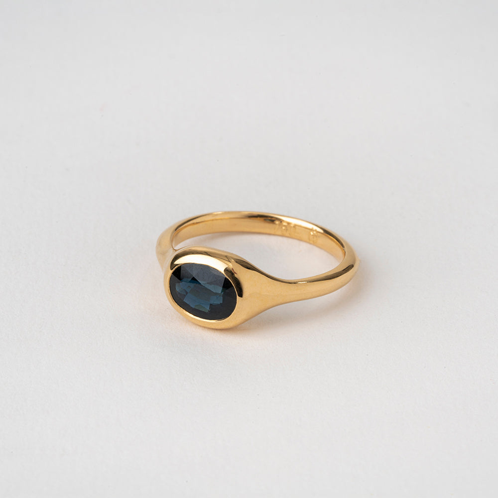 Oval Sapphire Ring (1.9 CT)