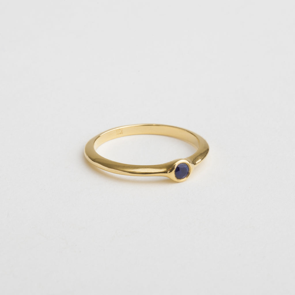Sapphire Round String Ring (Small)