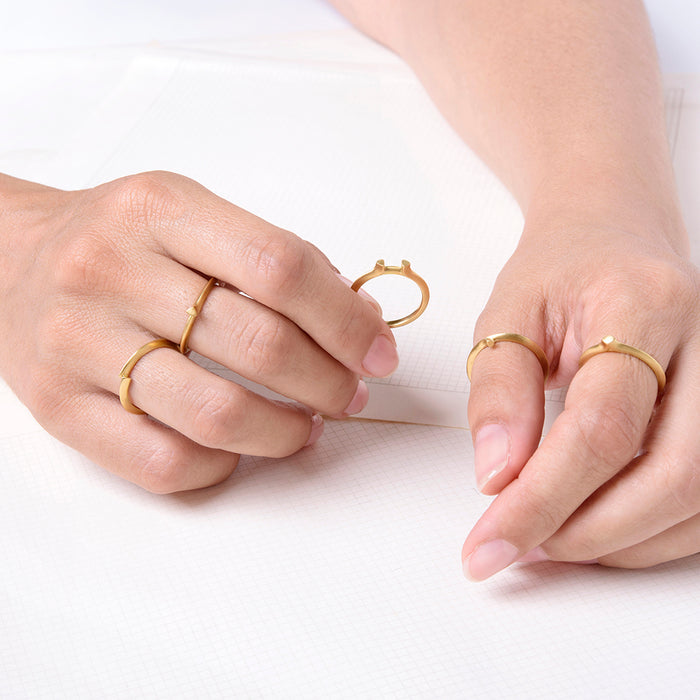 Flat String Ring (Vase)