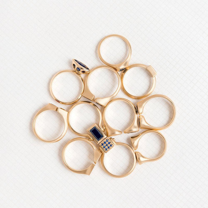 Sapphire Ring (Trillion)